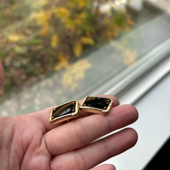 4/$50 Elegant Black ONYX 1980 and Gold men cufflinks 🕺 - Picture 4 of 7